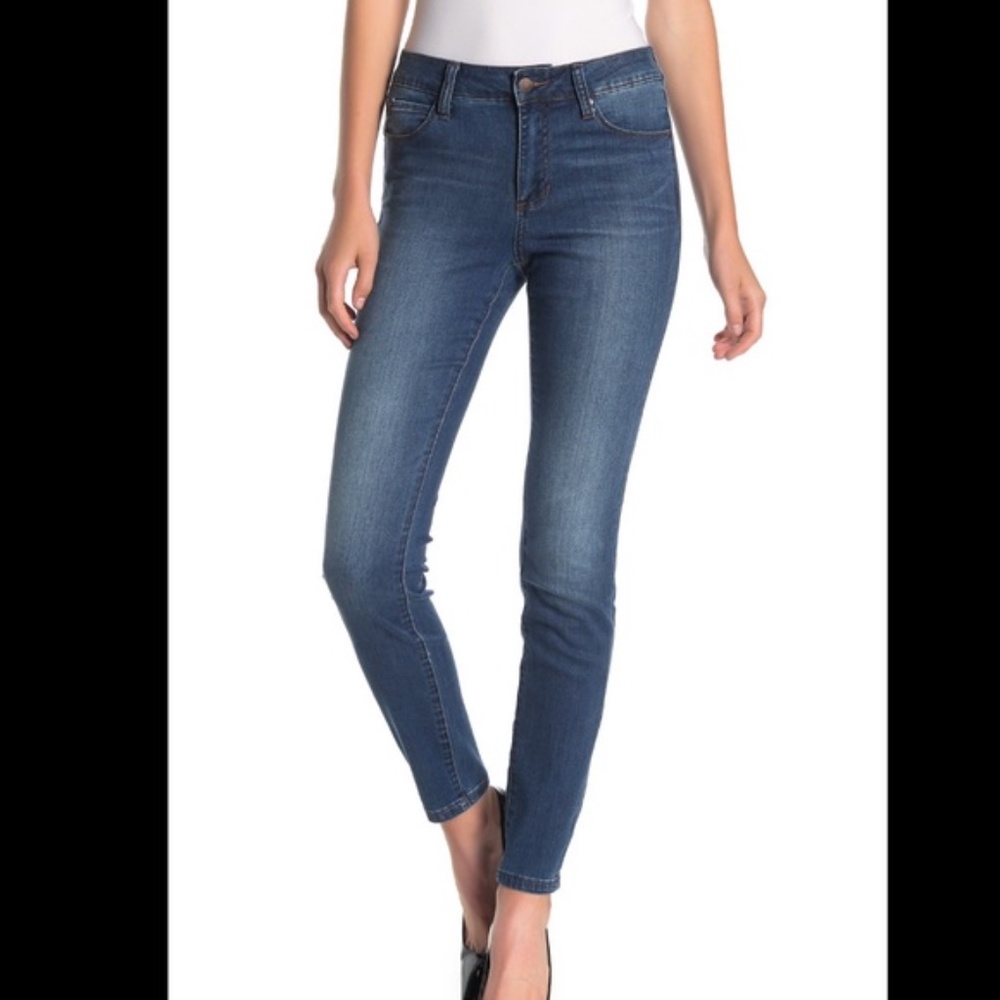 Tahari Roanne Wash Classic Skinny Rayon Denim Sz 4